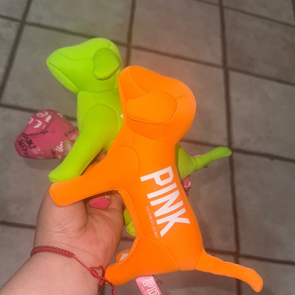 Vs pink pup lot